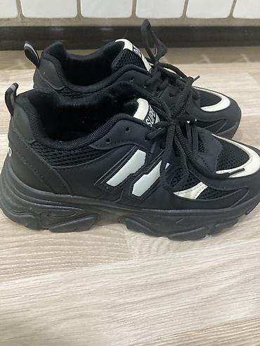 dc shoes: Qara rəngli uniseks idman ayaqqabısı 37 razmer - Model: D-SUPER — 1