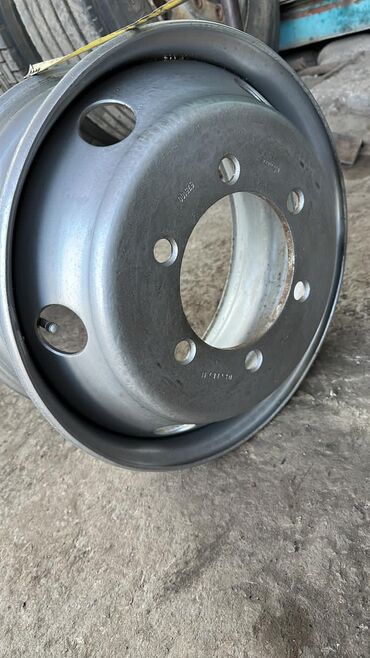 Диски: Железные Диски R 22,5 отверстий - 8 at lalafo.kg — 7 Диски: Железные Диски R 22,5 отверстий - 8 — 7