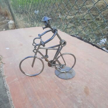 heykelcikler: Statuetka velosiped.normal veziyetde