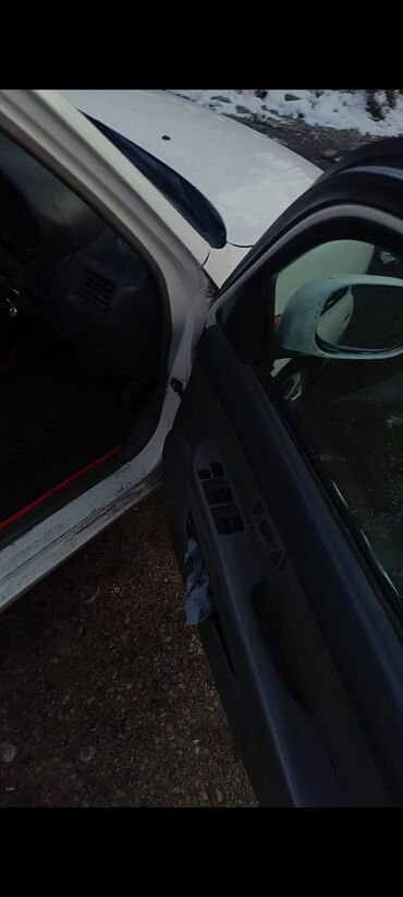 Nissan: Nissan March: 2000 г., Автомат, Бензин, Хэтчбэк — 9