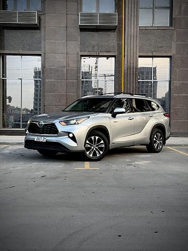 highlander platinum: Toyota Highlander: 2022 г., 2.5 л, Вариатор, Гибрид, Внедорожник — 1