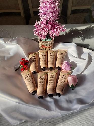 dəsti: Oriflame Love Nature seriyasından dəriyə qulluq vasitələri dəsti — 3