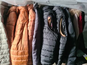 Ostalo: Muške i ženske lagane puffer jakne - Model: kratke, prošivene puffer — 1