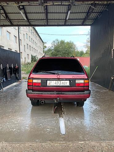 jak авто: Volkswagen Passat: 1990 г., 2 л, Механика, Бензин, Универсал — 6