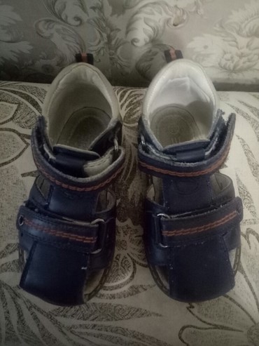 сандалики in Кыргызстан | ДЕТСКАЯ ОБУВЬ: Продаю кожаные сандалики на мальчика. Фирма Зебра. Размер 22