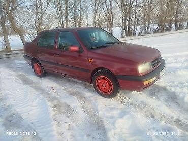 Volkswagen: Volkswagen Vento (седан, поколение на базе Golf III) Цвет: бордовый — 6
