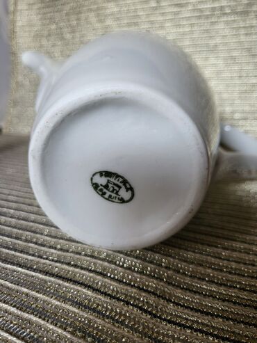 Čajnici: Bokal nov Alba Julia porcelan iz 70ih. Bokal sve na njemu odsjaj od — 11