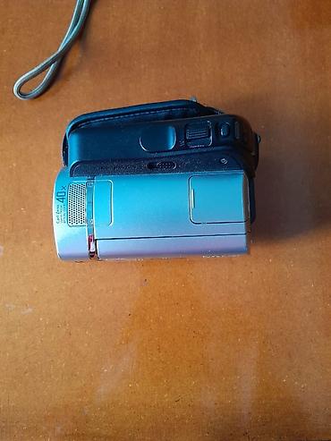 adapter honor: Sony Handycam DCR-SR46 videokamera Xüsusiyyətlər: - 40 GB daxili HDD — 3
