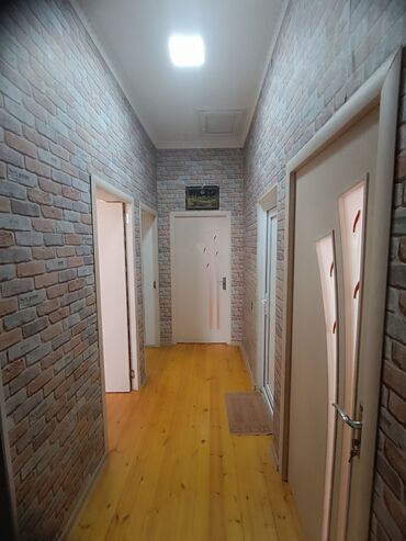 Köhnə tikili: Satılır: Dsk yolunda 3 otaqli ev, her bir seraiti var senedleri — 8