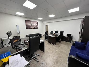 Продажа офисов: Продажа офисов 275 м², С ремонтом, С мебелью, Многоэтажное здание, Цокольный этаж этаж — 16