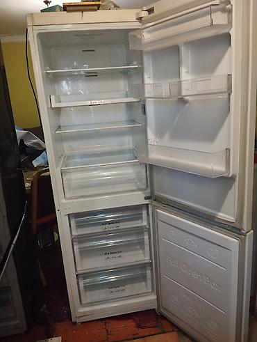 kombi qabi: İşlənmiş 2 qapılı Samsung Soyuducu Satılır, rəng - Ağ, Təkərli — 4