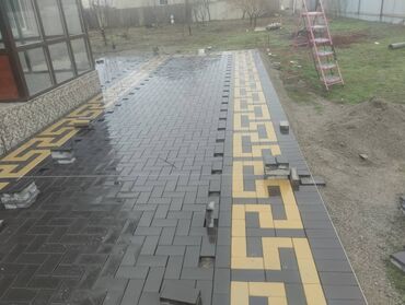 Тротуарная плитка: Тротуарная плитка для обустройства дорожек и площадок. В ассортименте — 30