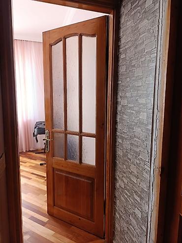 Qapılar və aksessuarlar: Taxta şüşəli otaq qapısı - Material: təbii ağac (mastarlı klassik — 3