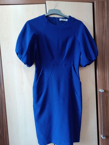 disney платье: Очень красивая платье 👗 состояние отличное размер 46-48