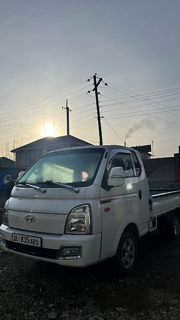 Легкий грузовой транспорт: Легкий грузовик, Hyundai, Стандарт, До 1 т — 1