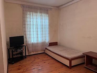 Uzunmüddətli kirayə mənzillər: Ev sahibiyəm Vasitəçi deyiləm. 3 Mərtəbəli Apartman. 1 ci mertebesi👍🏻 — 1