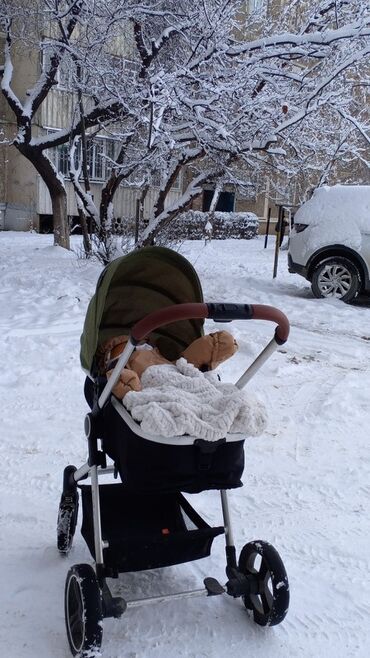 прогулочная коляска складная: Коляска, цвет - Черный, Б/у