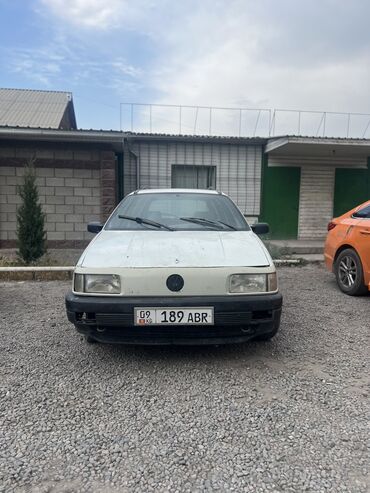 ключи для машины: Volkswagen Passat: 1988 г., 1.8 л, Механика, Бензин, Универсал