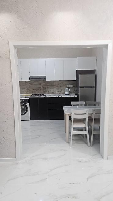 Uzunmüddətli kirayə evlər: AYLIQ KİRALIQ AİLƏVİ MODERN HƏYƏT EVİ - Plan: Geniş zal və mətbəx — 6