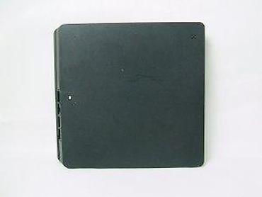 PS4 (Sony Playstation 4): U ponudi je Sony PlayStation 4.
Konzola je najnoviji SLIM model — 25