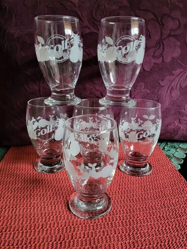 Čaše: Case nove golf sa stopom univerzalne. Komada 6 u ceni — 3