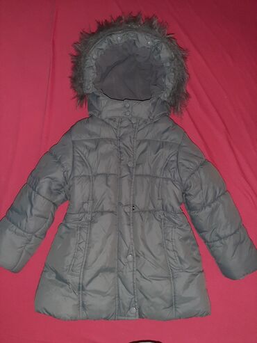 prodaja kožnih jakni: Dečija jaknica vel 36 meseci
Topla i meka sa krznom koje se skida