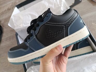 розовые кроссовки: Мужские кроссовки, 38, Nike, Новый, цвет - Синий, Самовывоз