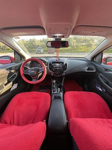 Chevrolet: Chevrolet Cruze Hatchback – Qırmızı rəng Model: Chevrolet Cruze — 5