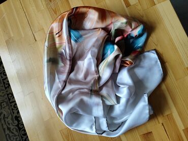 Шарфы, палантины: Шарфы платки в очень хорошем или новом состоянии. Ещё много вариантов — 3
