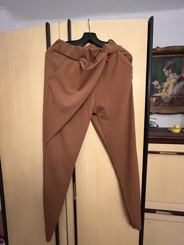 Pantalone: XL (EU 42), Visok struk, Drugi kroj pantalona