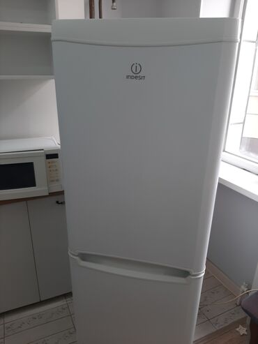 Холодильники: Холодильник Indesit, Б/у, Двухкамерный, Low frost, 60 * 168 * 60
