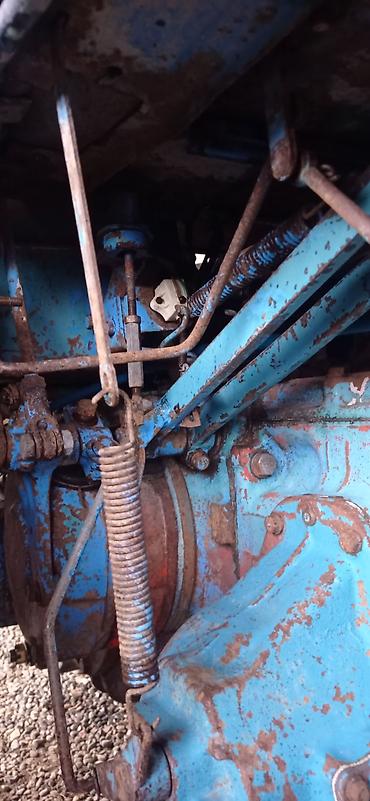 Traktorlar: Kənd təsərrüfatı üçün universal təkərli traktor - Rəng: mavi, geniş — 19