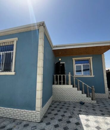 Həyət evləri və villaların satışı: Binəqədi qəs. 3 otaqlı, 95 kv. m, Yeni təmirli