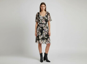zwiewne sukienki plus size: Сукня жіноча, розмір M