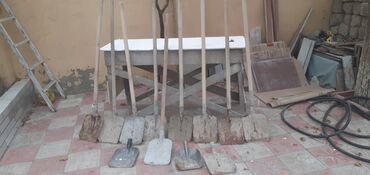 Çörək qabları: Salam. 13 eded lapatqa qalin demi yaxsi veziyyetdedi.4 ededin sapi