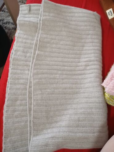 Kape, šalovi i rukavice: Kape zenske,muske,deciji i salovi.Novo i kao novo kape po 250d salovi — 30