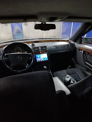 mercedes e class: Mercedes-Benz C-Sinif sedan (W202) - Kuzov: 4 qapılı sedan, tünd — 4