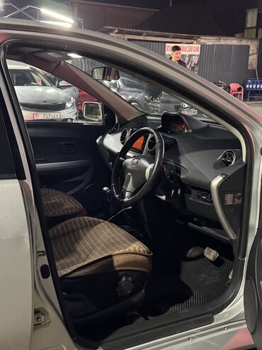 Toyota: Toyota ist: 2002 г., 1.5 л, Автомат, Бензин — 9