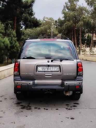 sevrolet kruz: Chevrolet TrailBlazer LT – orta ölçülü SUV - Korpus: 5 qapılı, tünd — 4