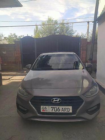 Унаа: Hyundai Solaris: 2018 г., 1.6 л, Кол менен иштөөчү, Бензин, Седан — 2