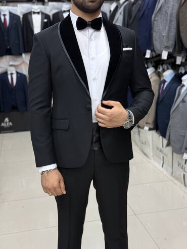 Kostyumlar: Kişi Kostyum Dəstləri - Klassik və modern kəsim: dar siluet, çiynə — 46