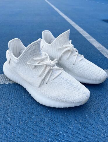 кроссовки 35 размер: "Когда комфорт - это стиль, а стиль это позиция." Yeezy 350 Boost