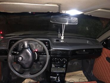 Daewoo: Daewoo Nexia, ağ rəngli sedan. Xarici:heç bir prablemi yoxdur real — 2