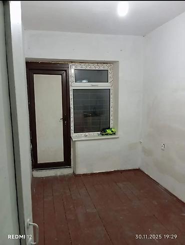 Продажа помещений свободного назначения: Сдается квартира в городе Токмок. Дома есть все, туалет, кухня и 2 — 2