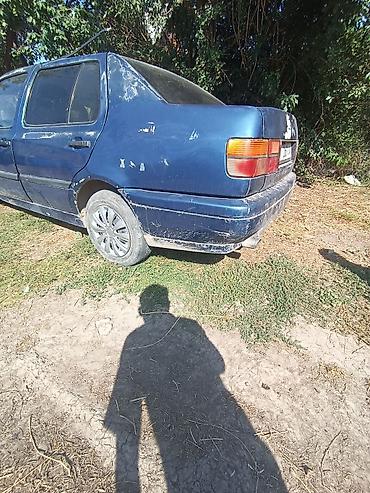 1 nz: Volkswagen Vento: 1993 г., 1.8 л, Механика, Бензин, Седан — 5