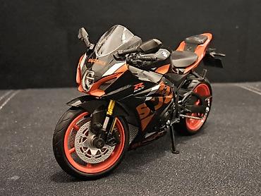 Umetnost i kolekcionarstvo: Motor SUZUKI GSX-R1000R 2021 1:12 - NOVO NOVO! Vrhunski odradjen — 4