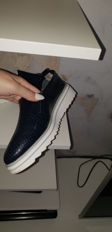 Oksfordice: Oksfordice, Emelie Strandberg, 39 — 8