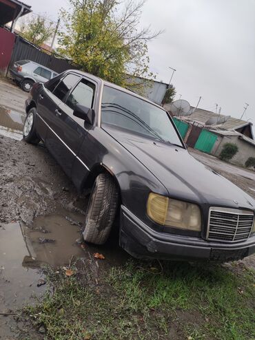 без матор: Mercedes-Benz W124: 1992 г., 2.3 л, Механика, Бензин, Седан