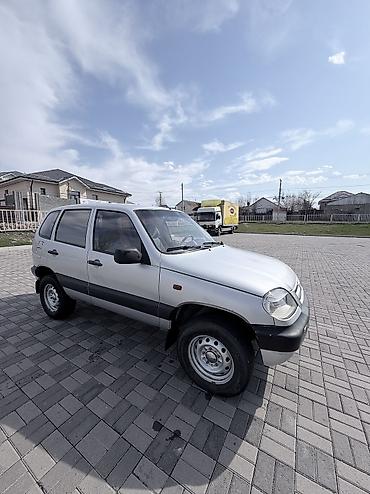 ВАЗ (ЛАДА): ВАЗ (ЛАДА) 4x4 Нива: 2004 г., 1.7 л, Механика, Бензин, Внедорожник — 2