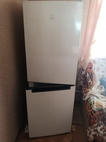 ремонт холодильников в карабалте: Холодильник Indesit, Б/у, Двухкамерный, 59 * 165 * 58